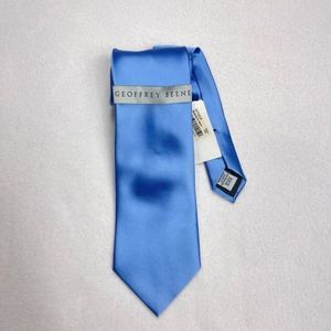 NEW With‎ Tags Geoffrey Beene Satin Blue Tie